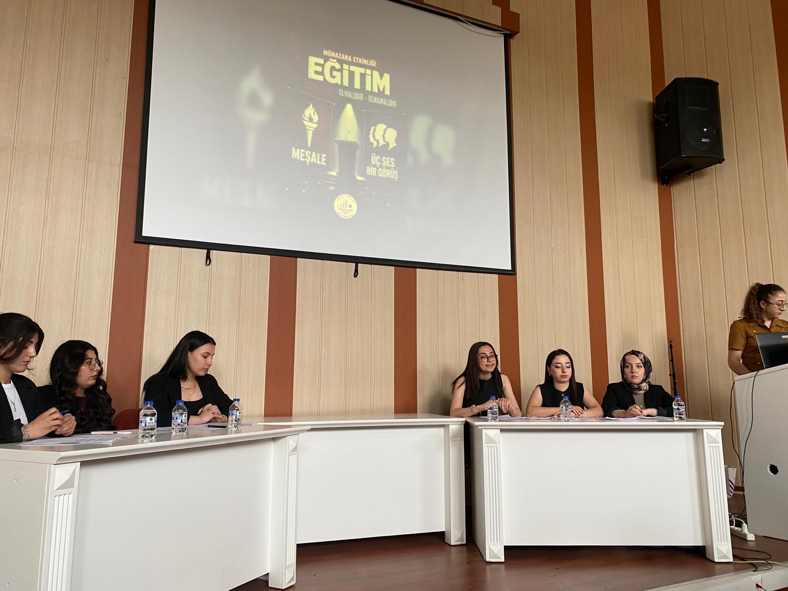Eğitim Fakültesi’nde Münazara Rüzgârı: “Eğitim Zorunlu Olmamalıdır” Görüşü Galip Geldi